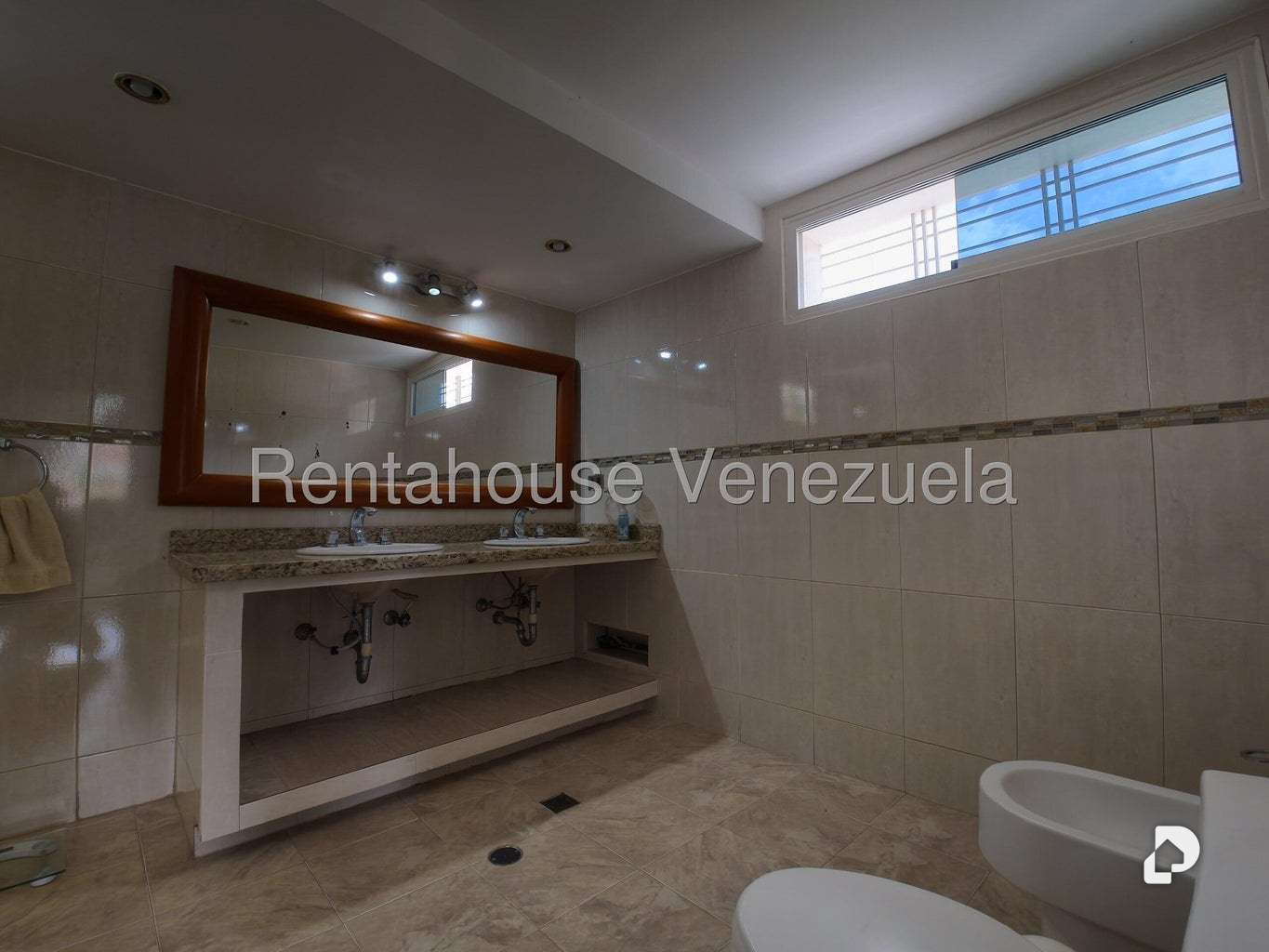 Casa en Cumbres de Curumo, Caracas – 40
