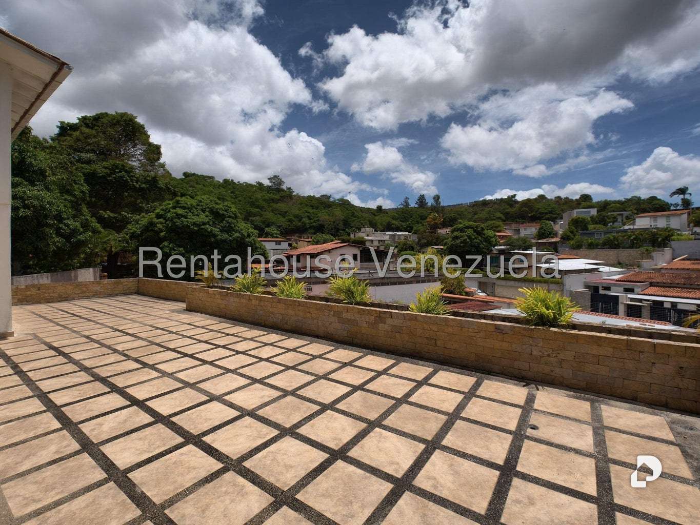 Casa en Cumbres de Curumo, Caracas – 23