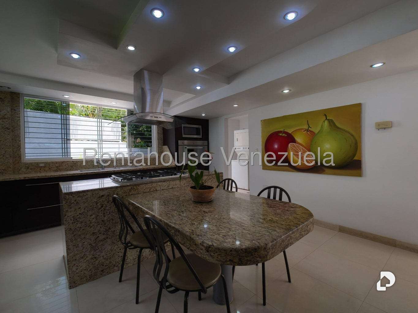 Casa en Cumbres de Curumo, Caracas – 30