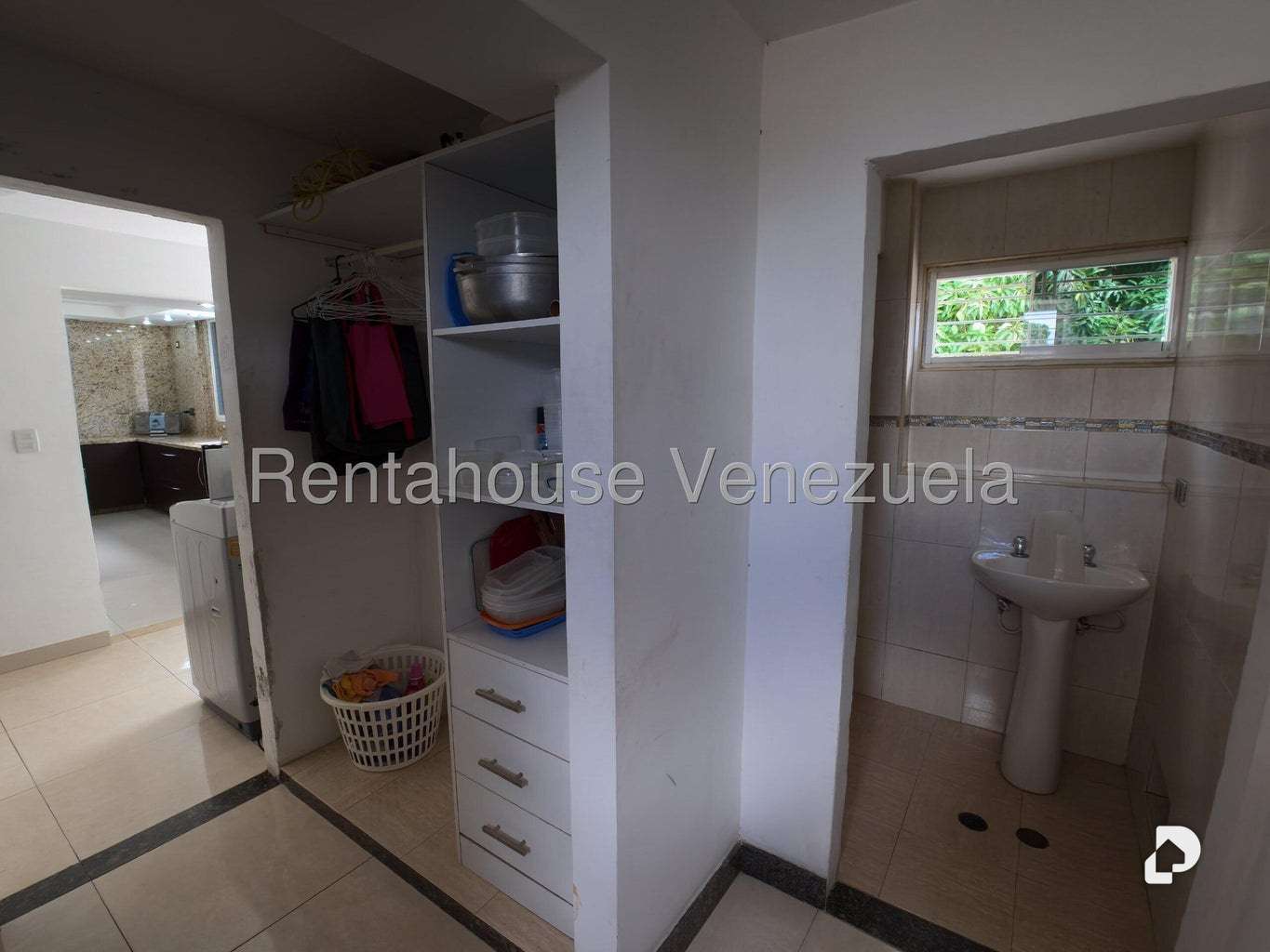 Casa en Cumbres de Curumo, Caracas – 34