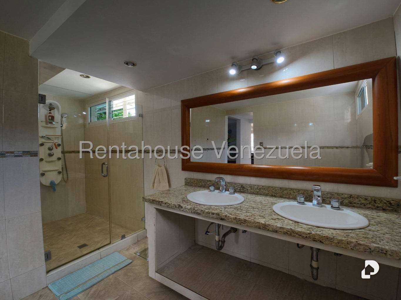Casa en Cumbres de Curumo, Caracas – 41