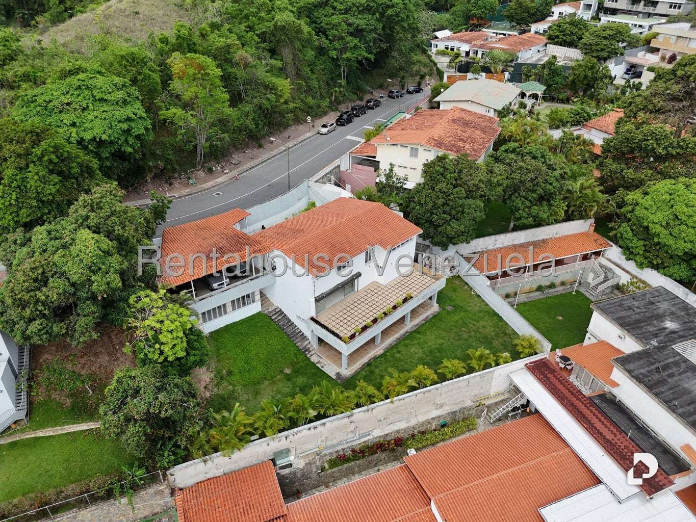 Casa en Cumbres de Curumo, Caracas – 3