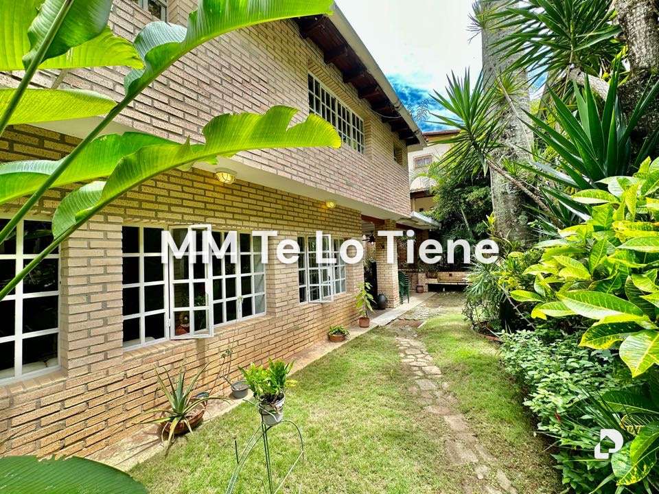 Casa en Santa Sofía, Caracas – 10
