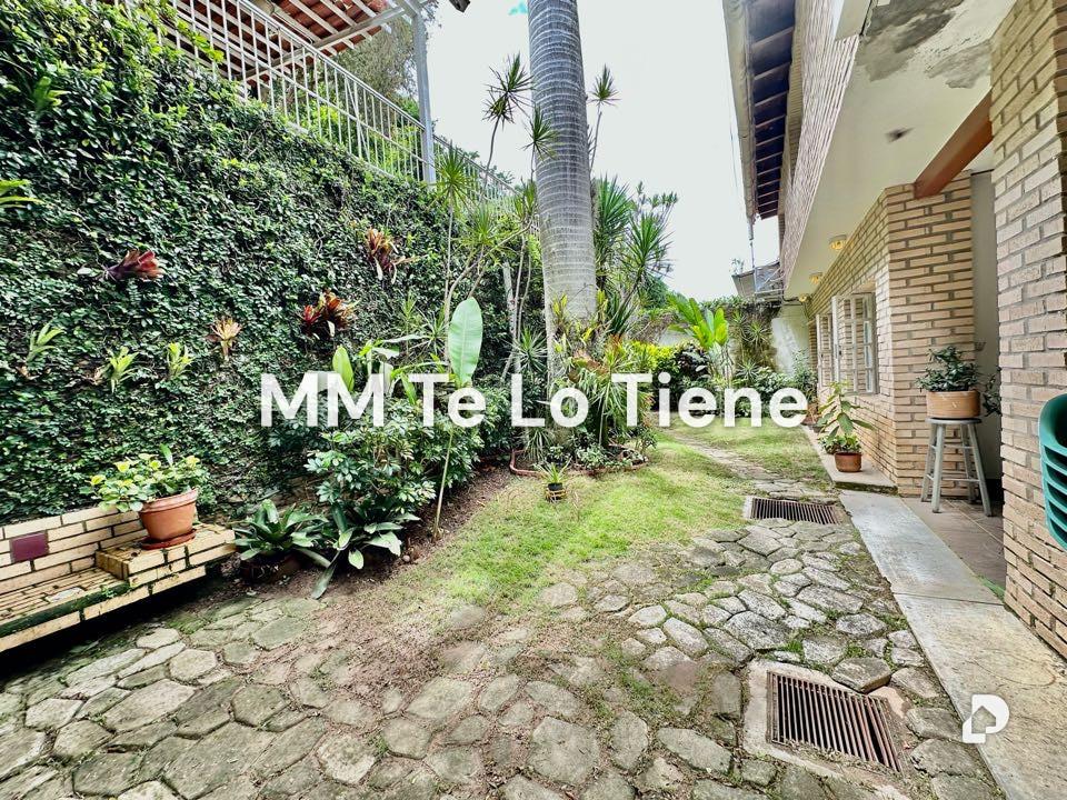 Casa en Santa Sofía, Caracas – 2