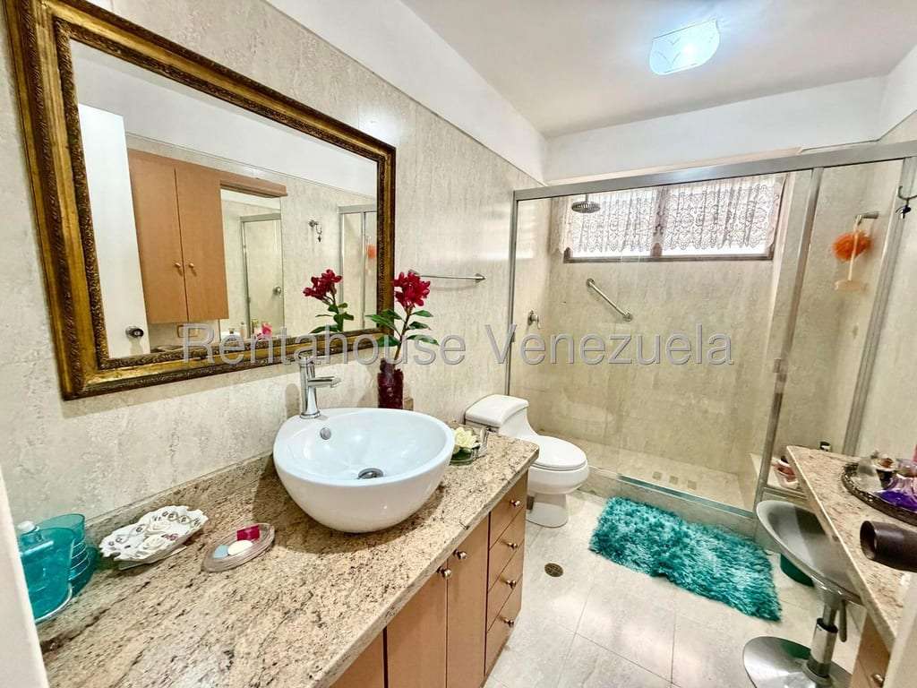 Apartamento en Las Mesetas de Santa Rosa de Lima, Caracas