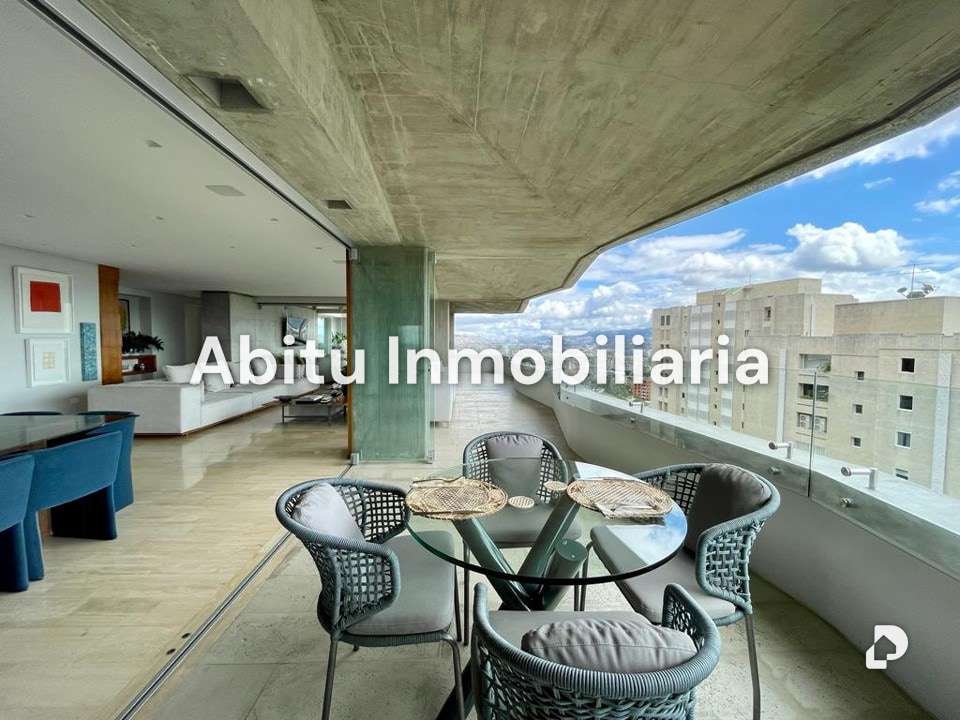 Apartamento en Altamira, Caracas – 2