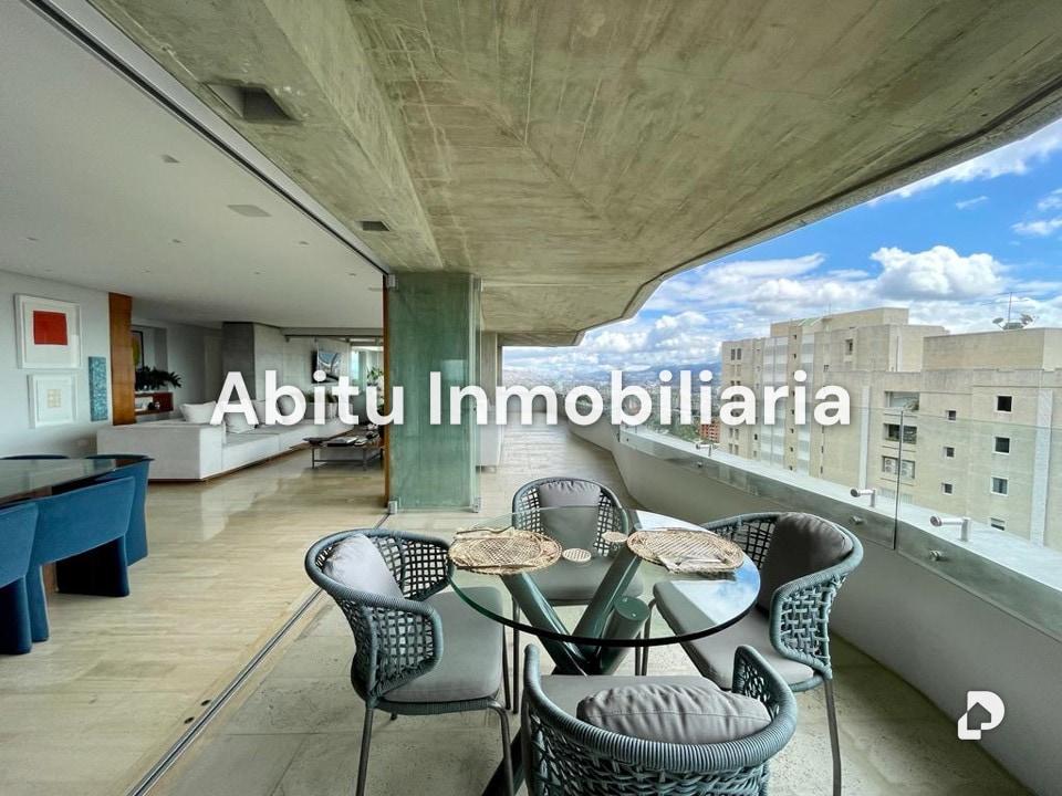 Apartamento en Altamira, Caracas – 2