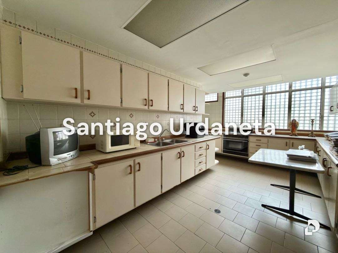 Building in Altagracia, Caracas – 8