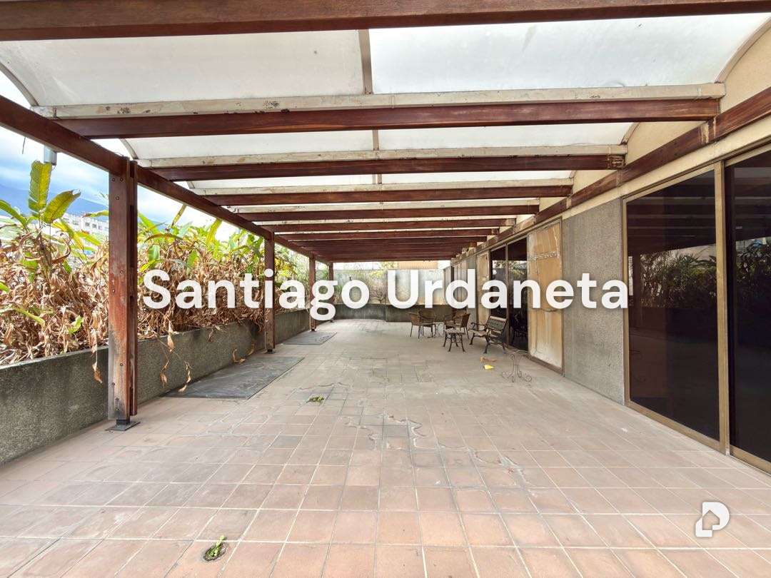 Building in Altagracia, Caracas – 2