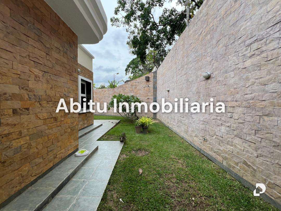 House in La Lagunita, Caracas – 22