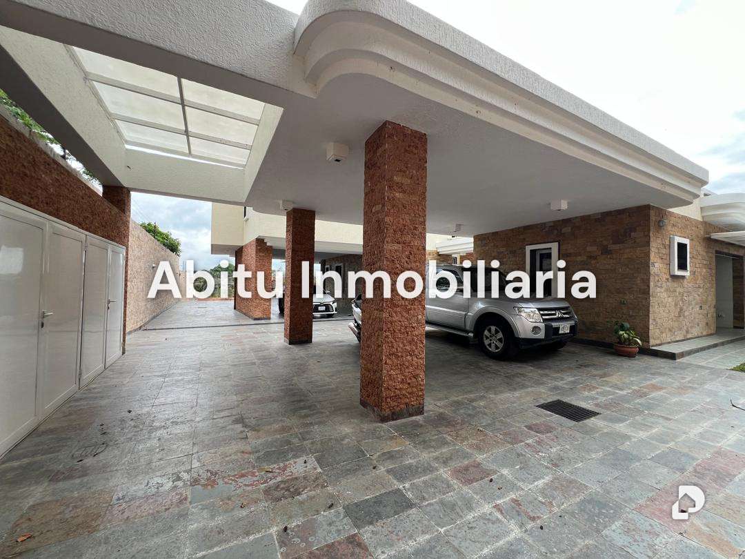 House in La Lagunita, Caracas – 11