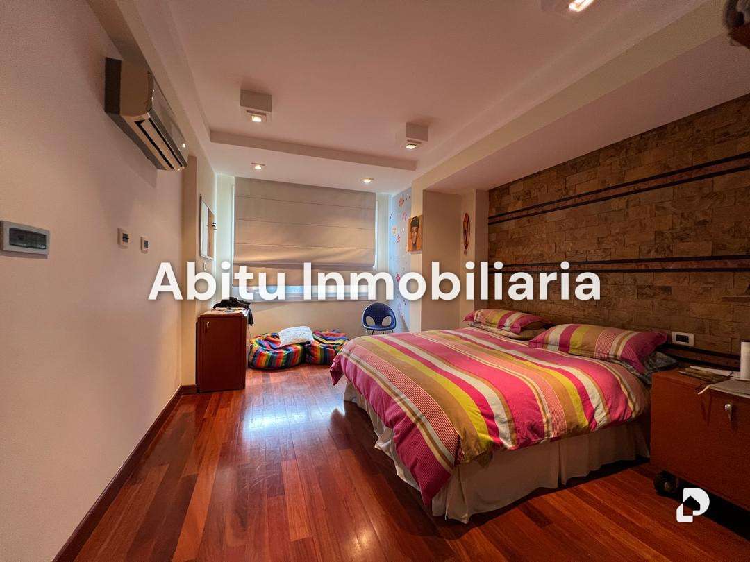 House in La Lagunita, Caracas – 13