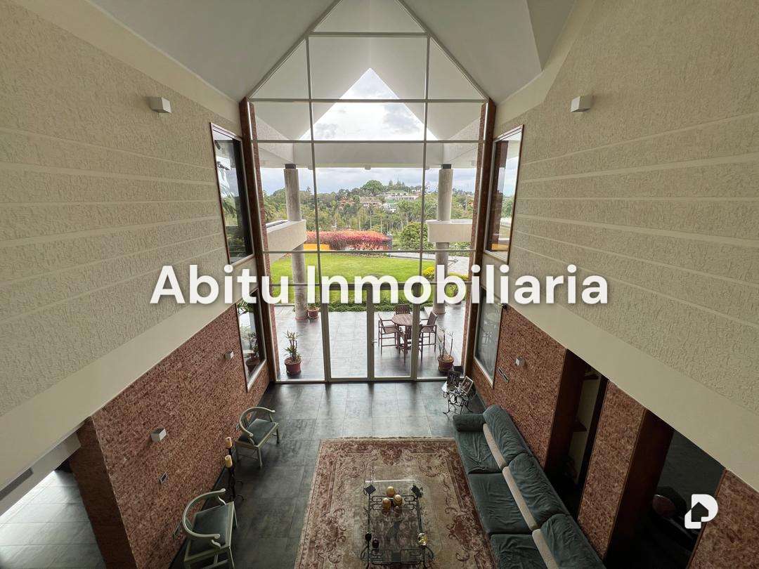 House in La Lagunita, Caracas – 8