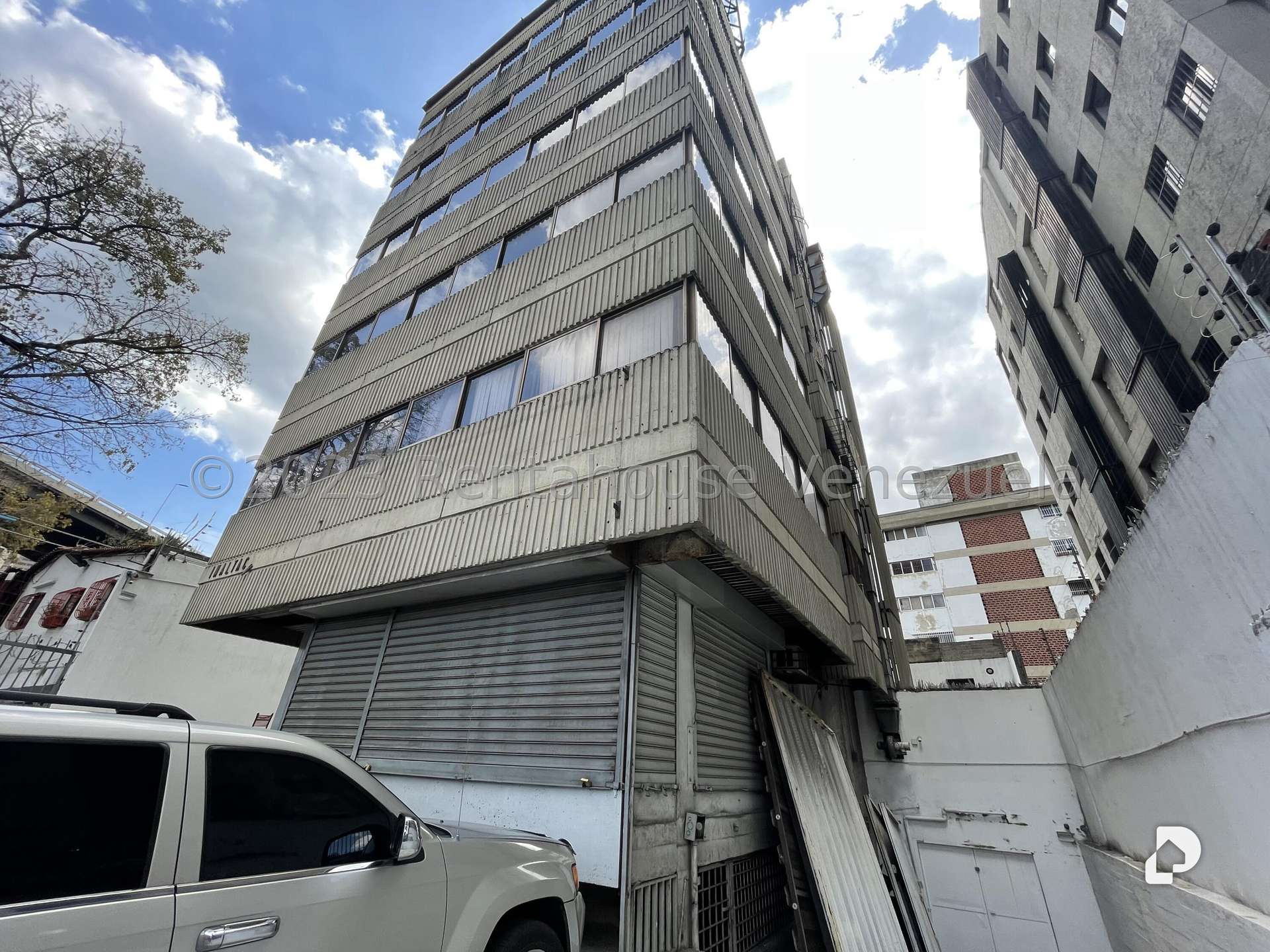 Edificio en Colinas de Bello Monte, Caracas – 1