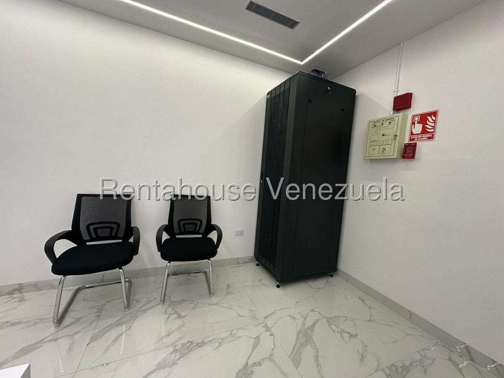 Oficina en Chuao, Caracas - 1