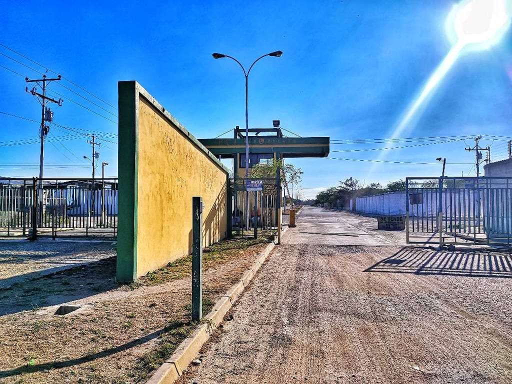 Terreno en Pque. Com. Aereopuerto, Valencia - 1