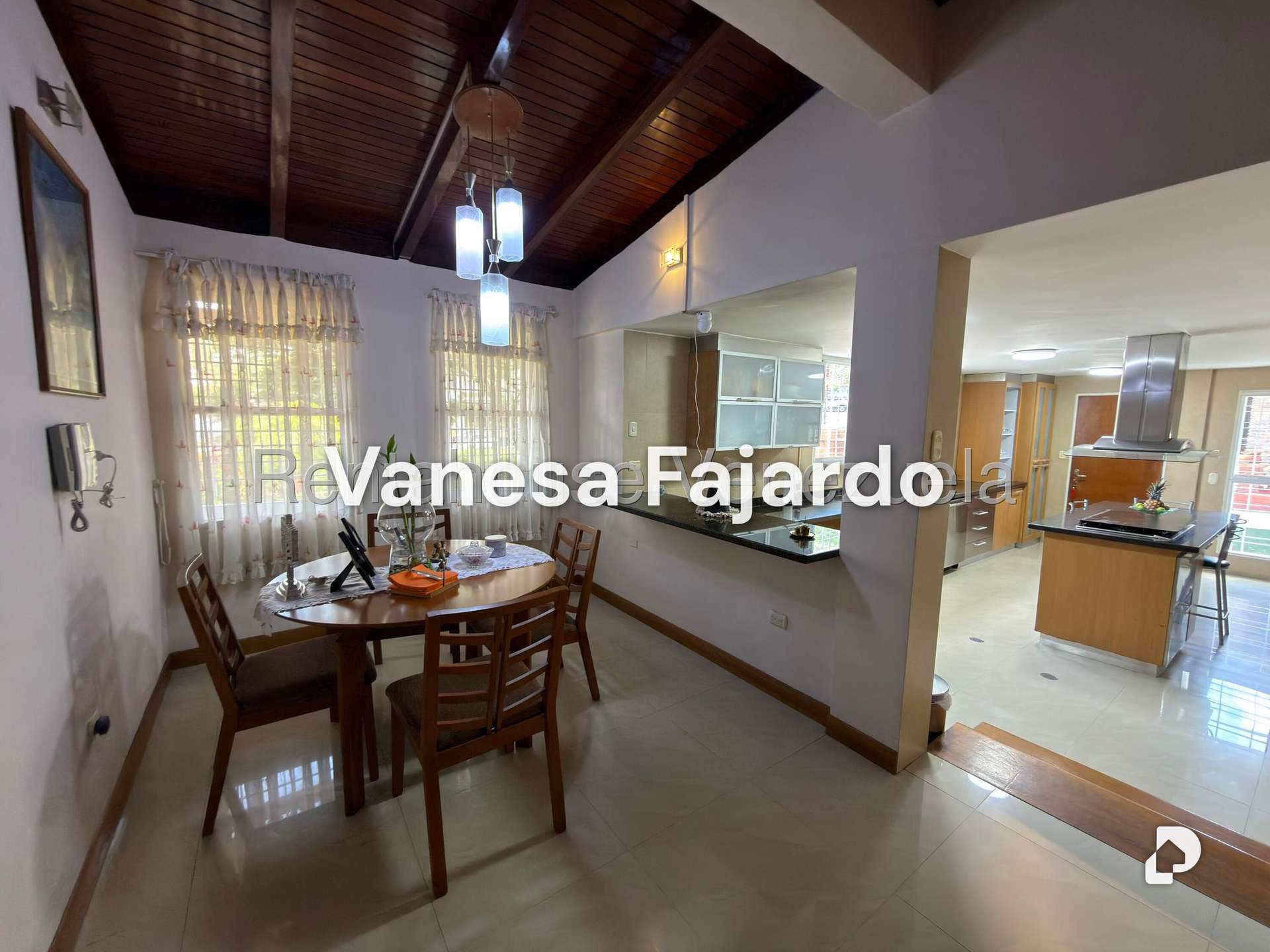 Casa en Prados del Este, Caracas – 9