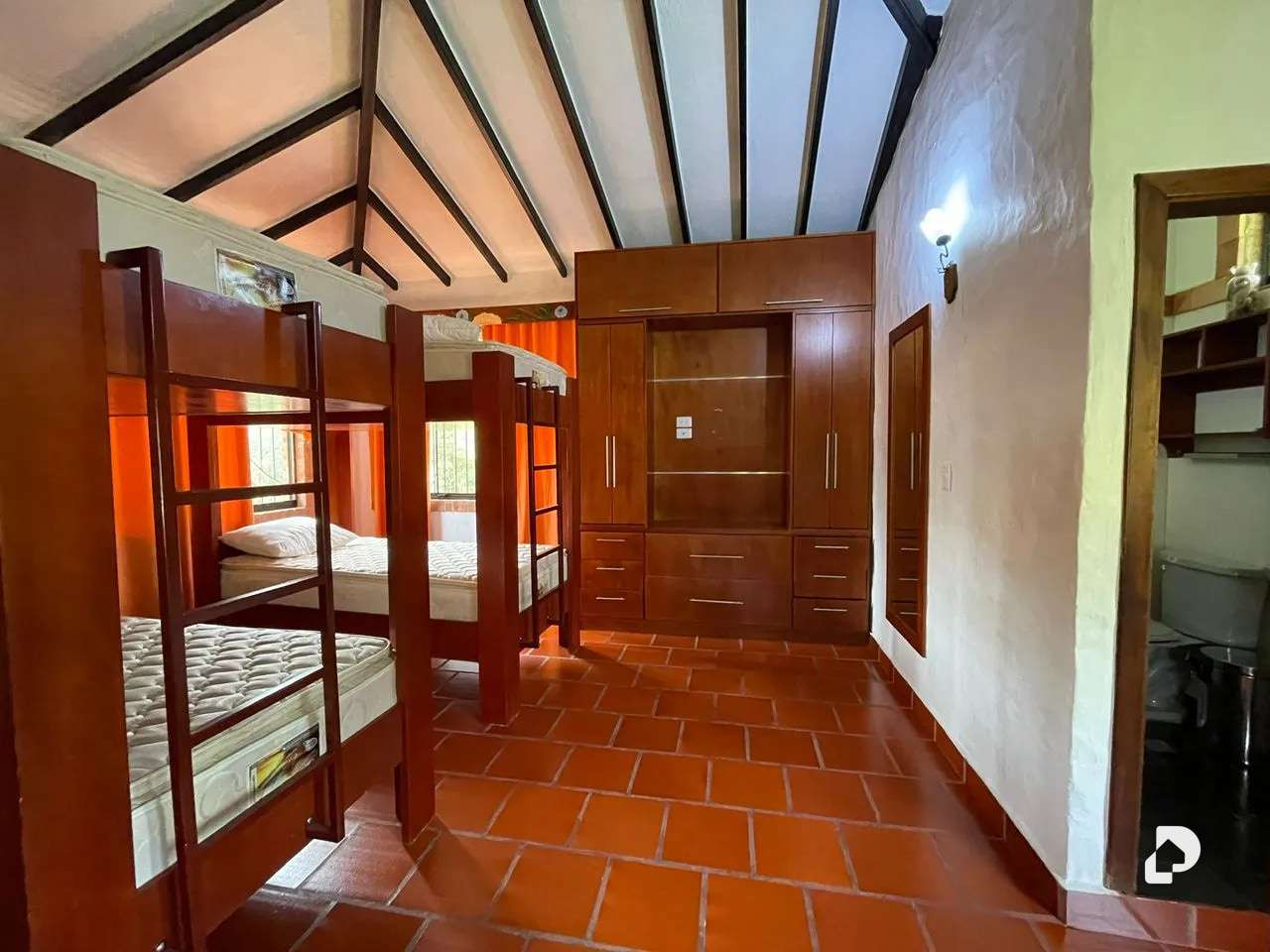 Edificio en Mucunután, Tabay – 52