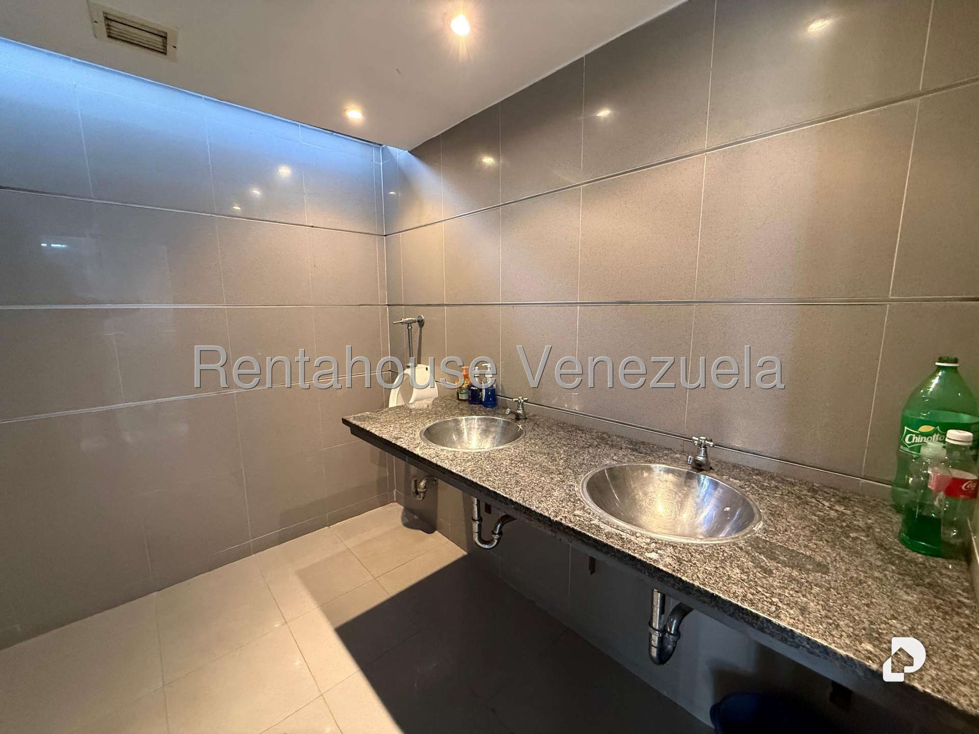 Edificio en Sabana Grande, Caracas – 26