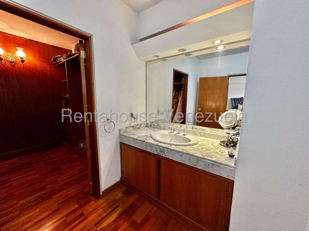 Apartamento en La Lagunita Country Club, Caracas