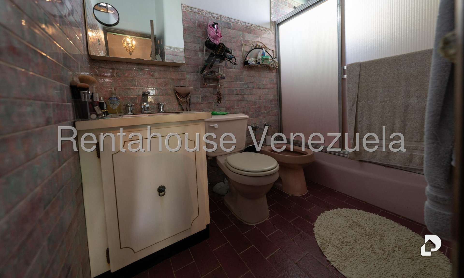 Casa en Cerro Verde, Caracas – 24