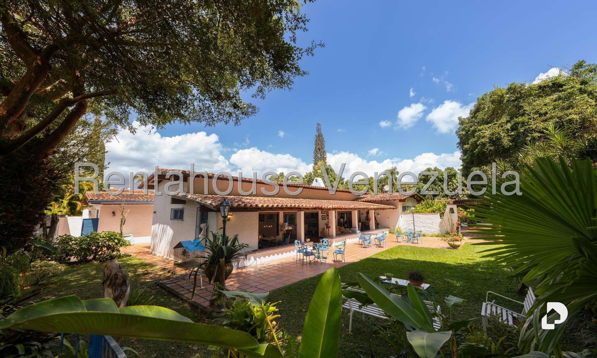 Casa en Cerro Verde, Caracas – 30