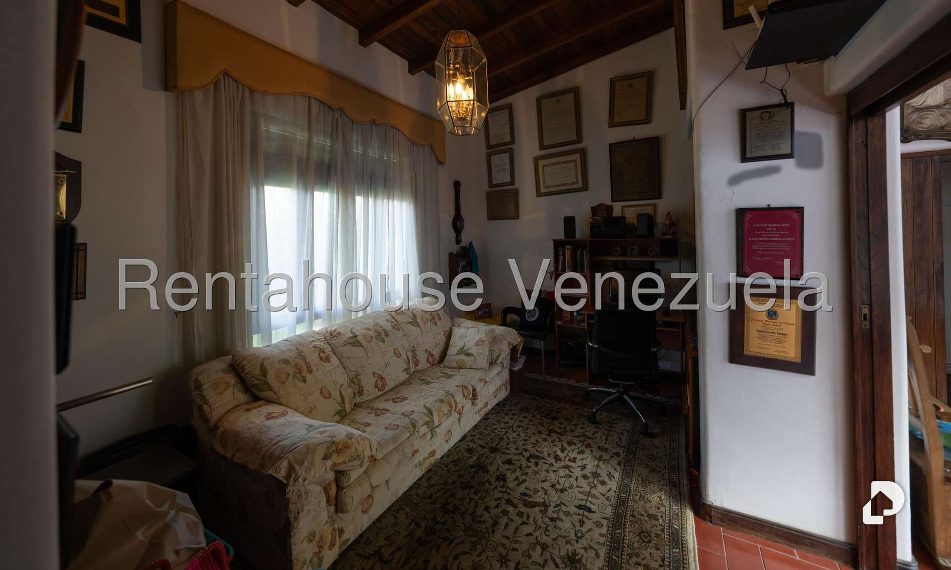 Casa en Cerro Verde, Caracas – 17