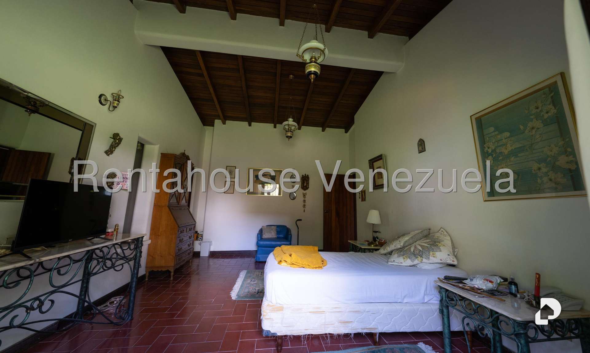 Casa en Cerro Verde, Caracas – 23