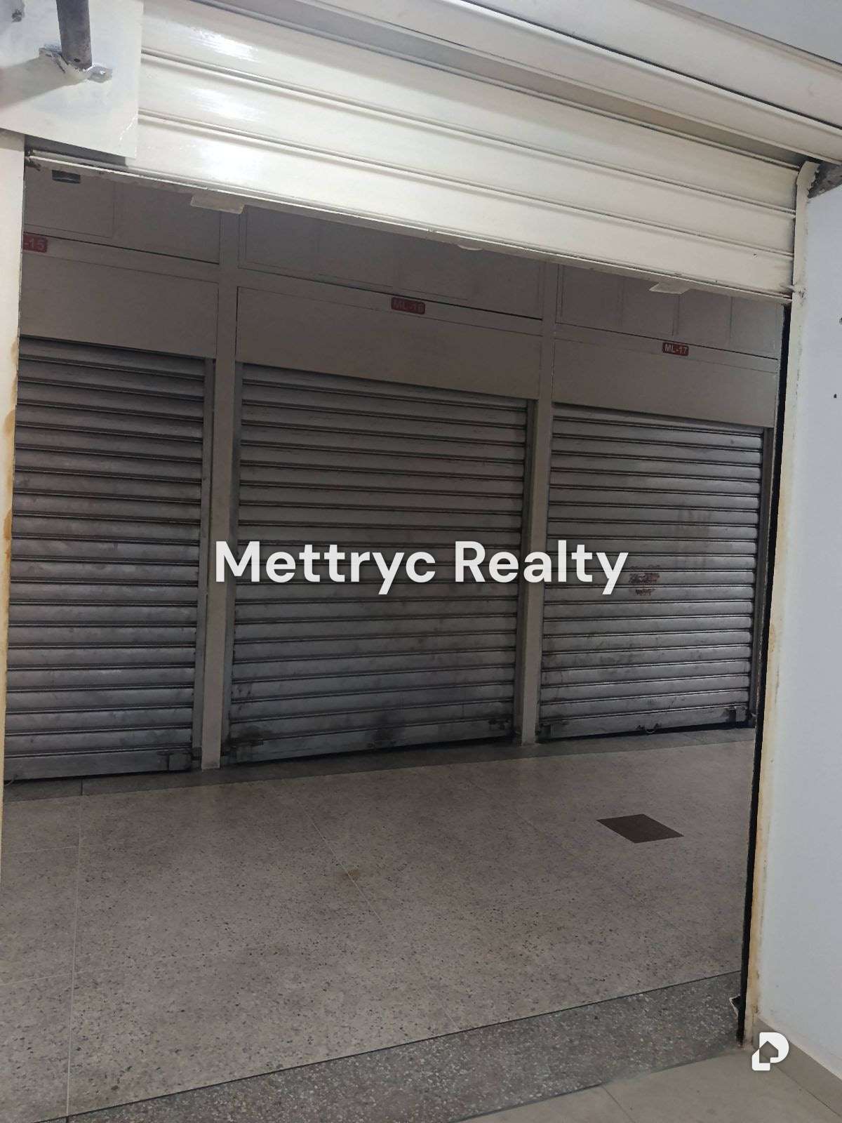 Local comercial en Av. Bolívar Sur, Valencia – 5