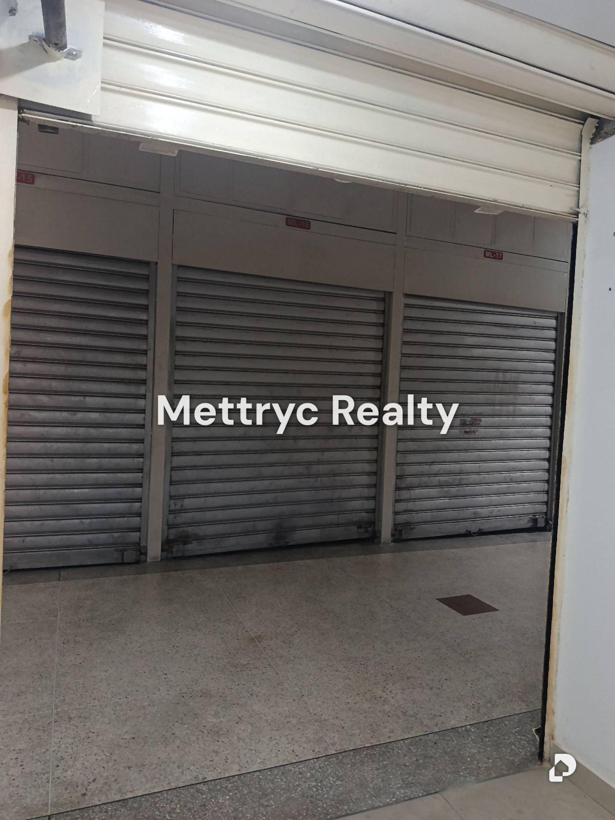 Local comercial en Av. Bolívar Sur, Valencia – 5
