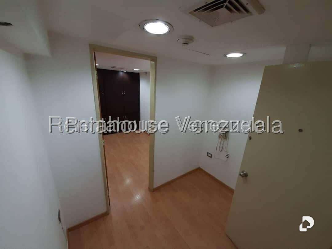 Oficina en Chuao, Caracas – 5