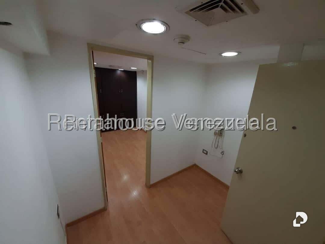 Oficina en Chuao, Caracas – 5