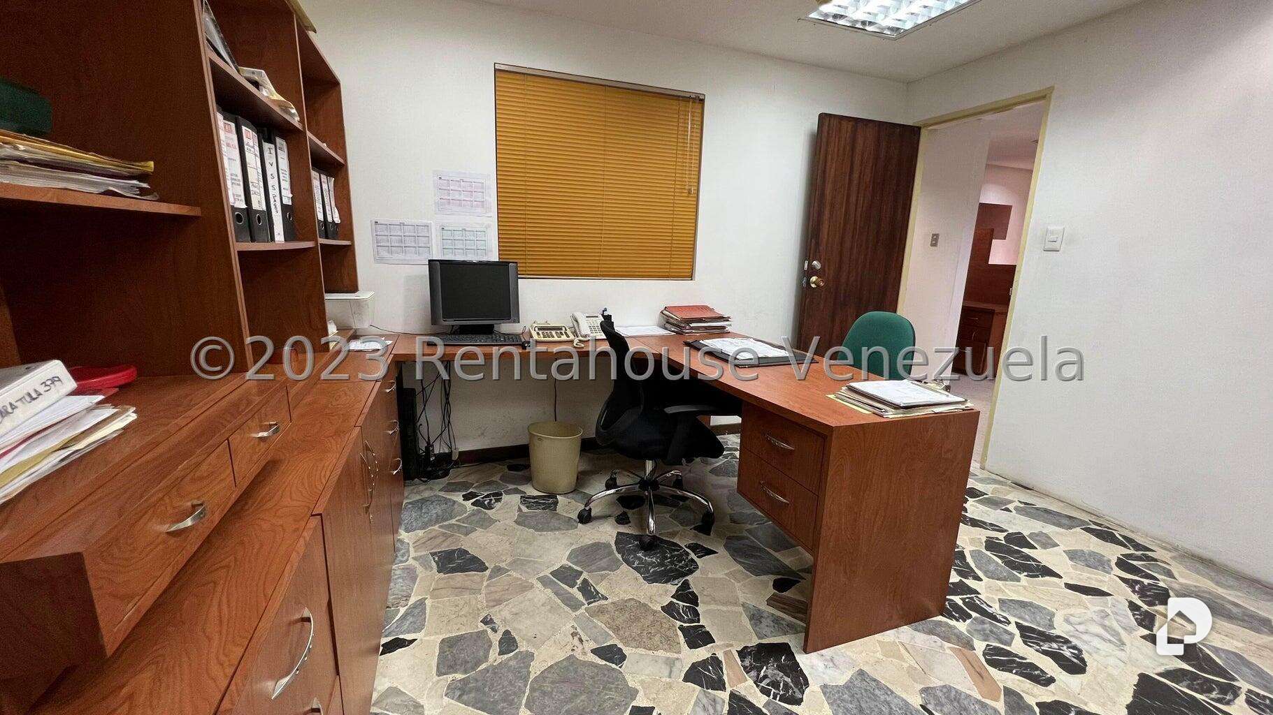 Edificio en Bello Monte, Caracas – 15