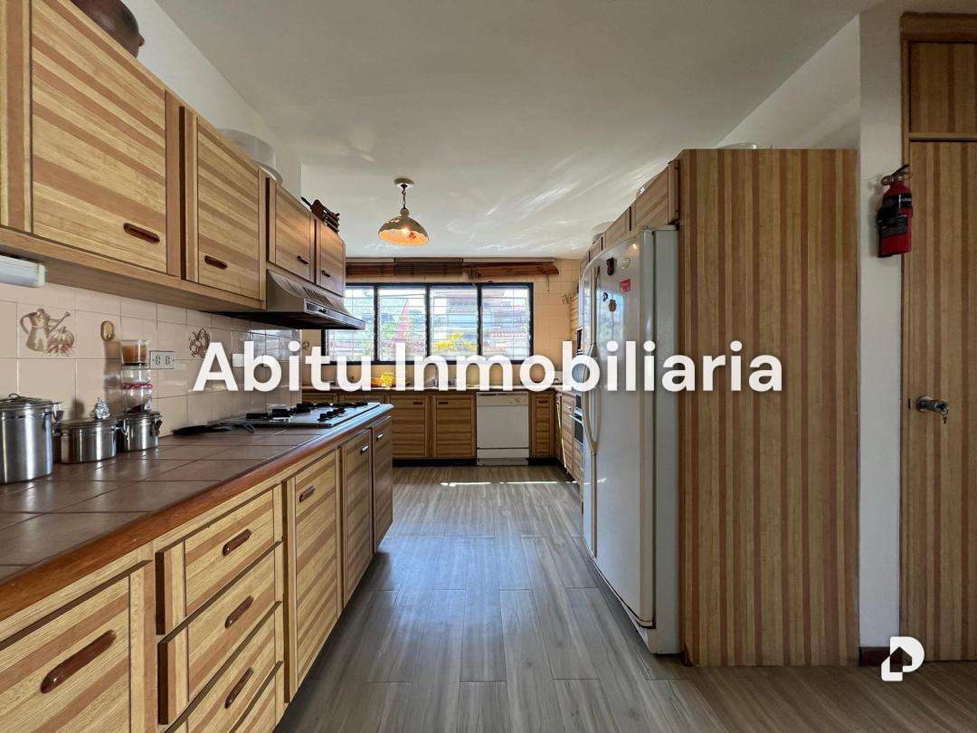 Casa en Colinas de Tamanaco, Caracas – 8