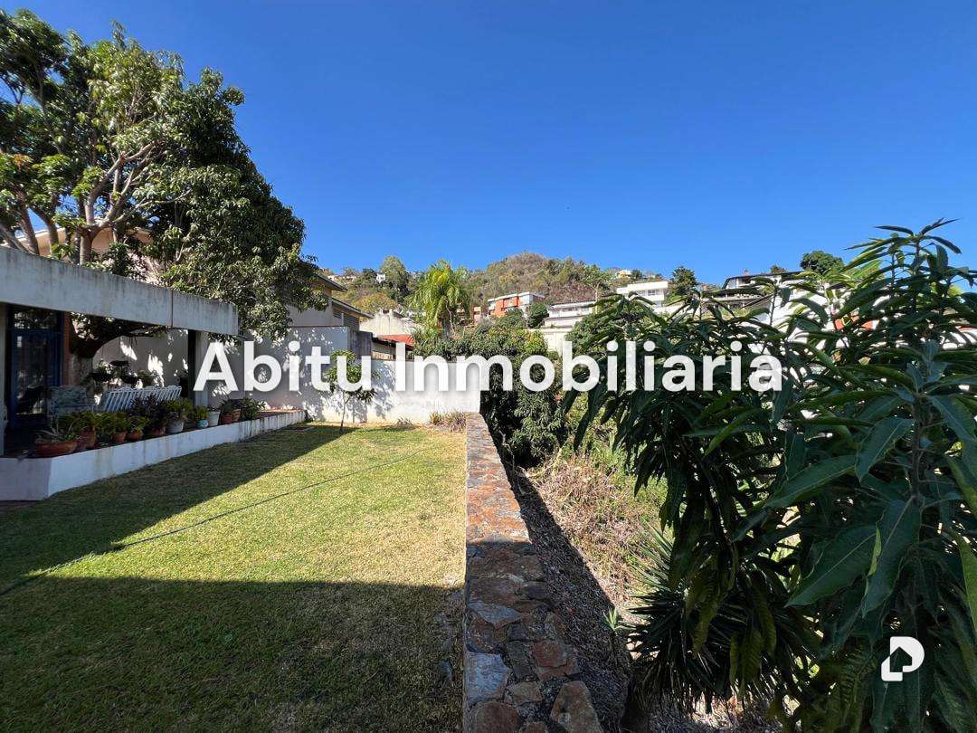 Casa en Colinas de Tamanaco, Caracas – 12
