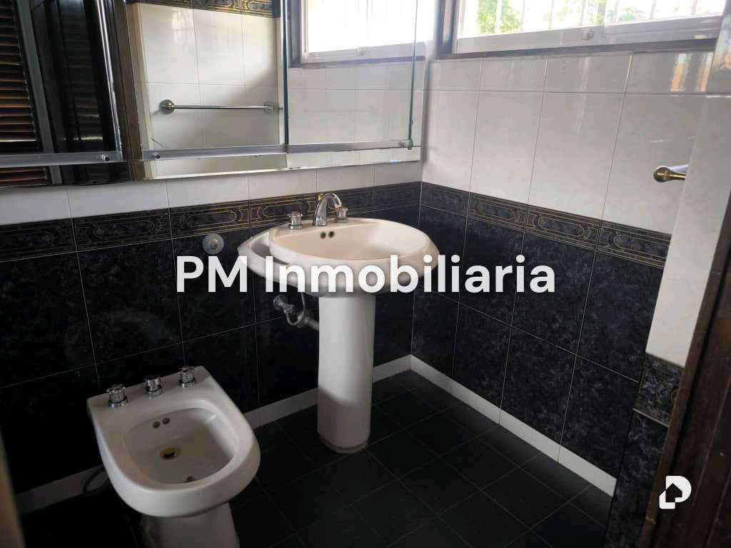 Casa en Cumbres de Curumo, Caracas – 25