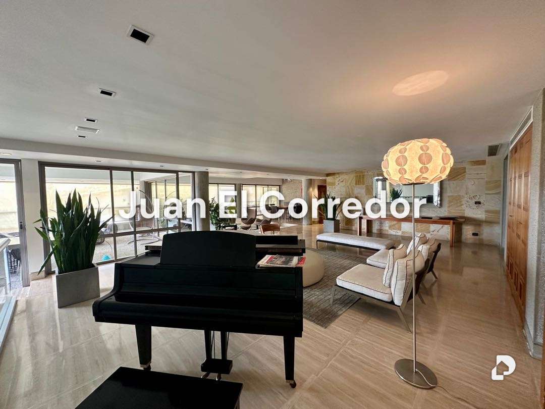 Apartamento en Altamira, Caracas – 2