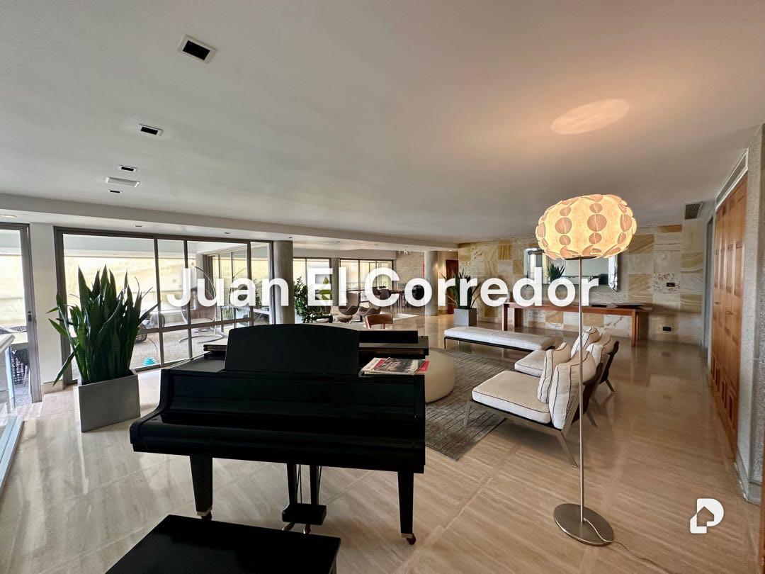 Apartamento en Altamira, Caracas – 2