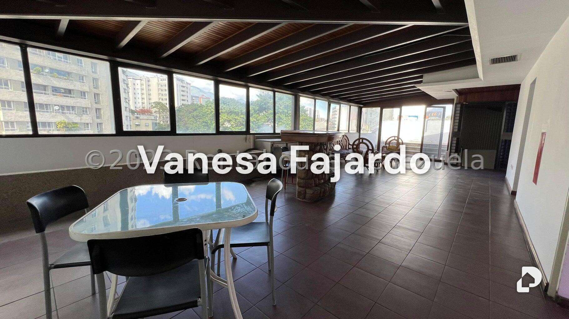 Edificio en Bello Monte, Caracas – 24