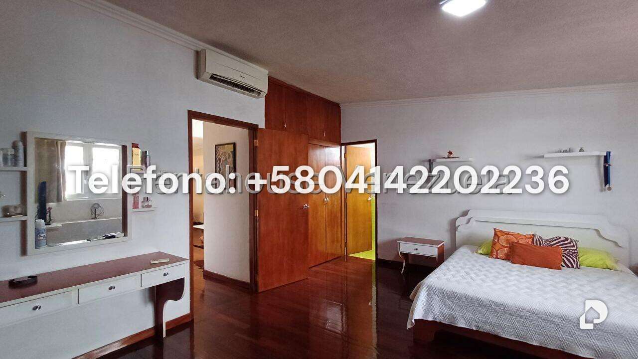 Casa en Prados del Este, Caracas – 25