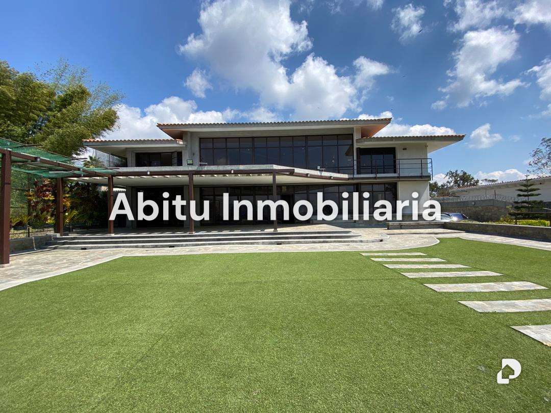Casa en Los Guayabitos, Caracas – 1
