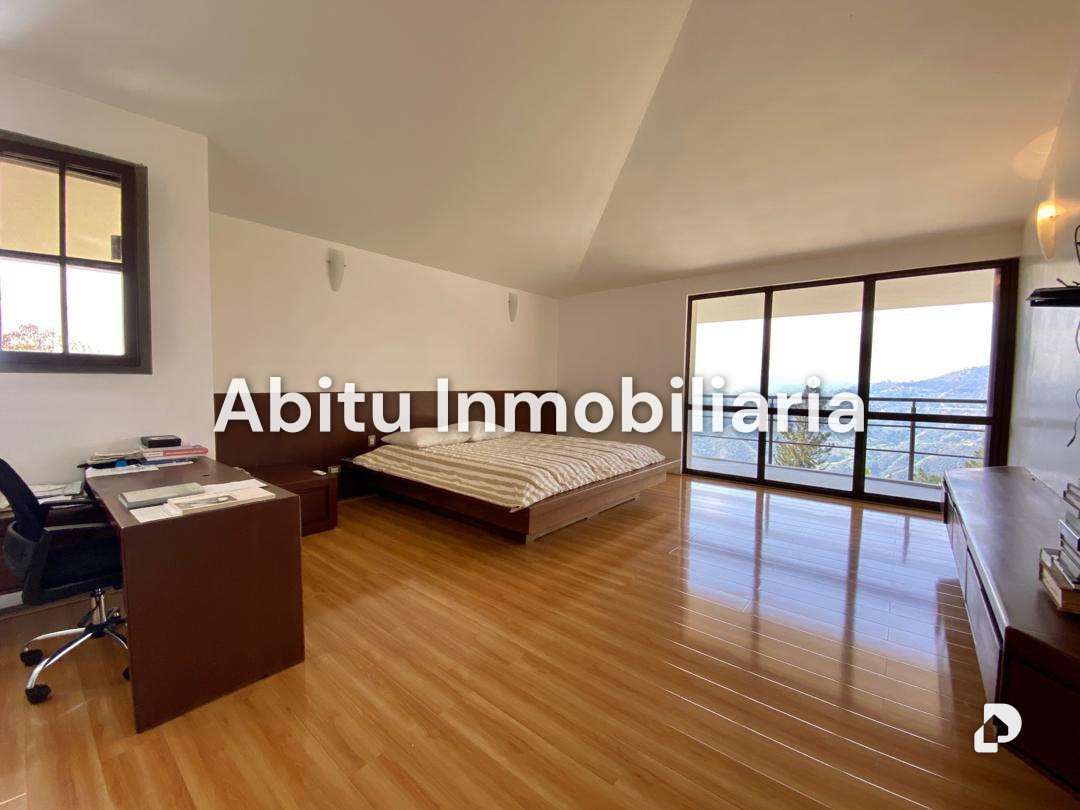 Casa en Los Guayabitos, Caracas – 16