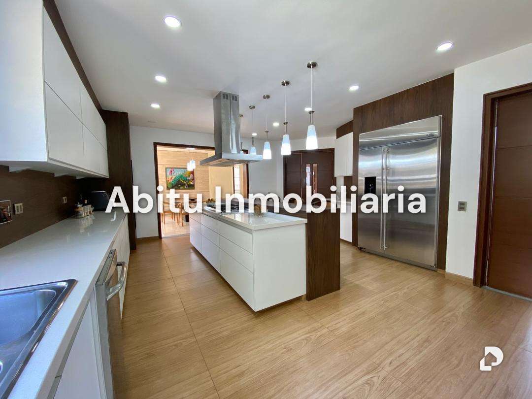 Casa en Los Guayabitos, Caracas – 14