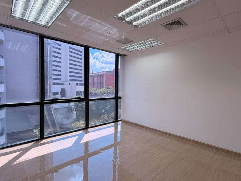 Oficina en Chuao, Caracas - 1