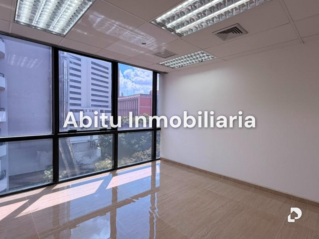 Oficina en Chuao, Caracas – 1