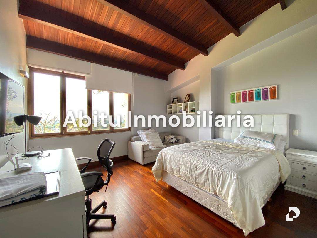 Casa en La Lagunita, Caracas – 13
