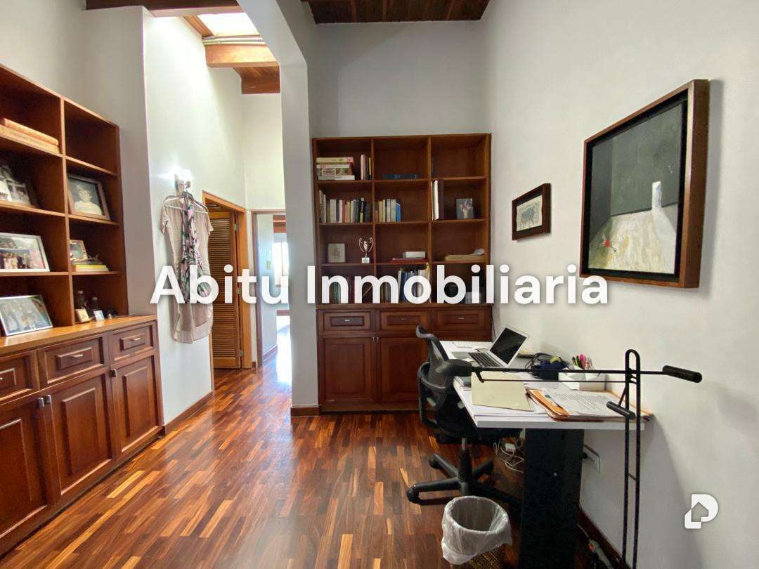 Casa en La Lagunita, Caracas – 12