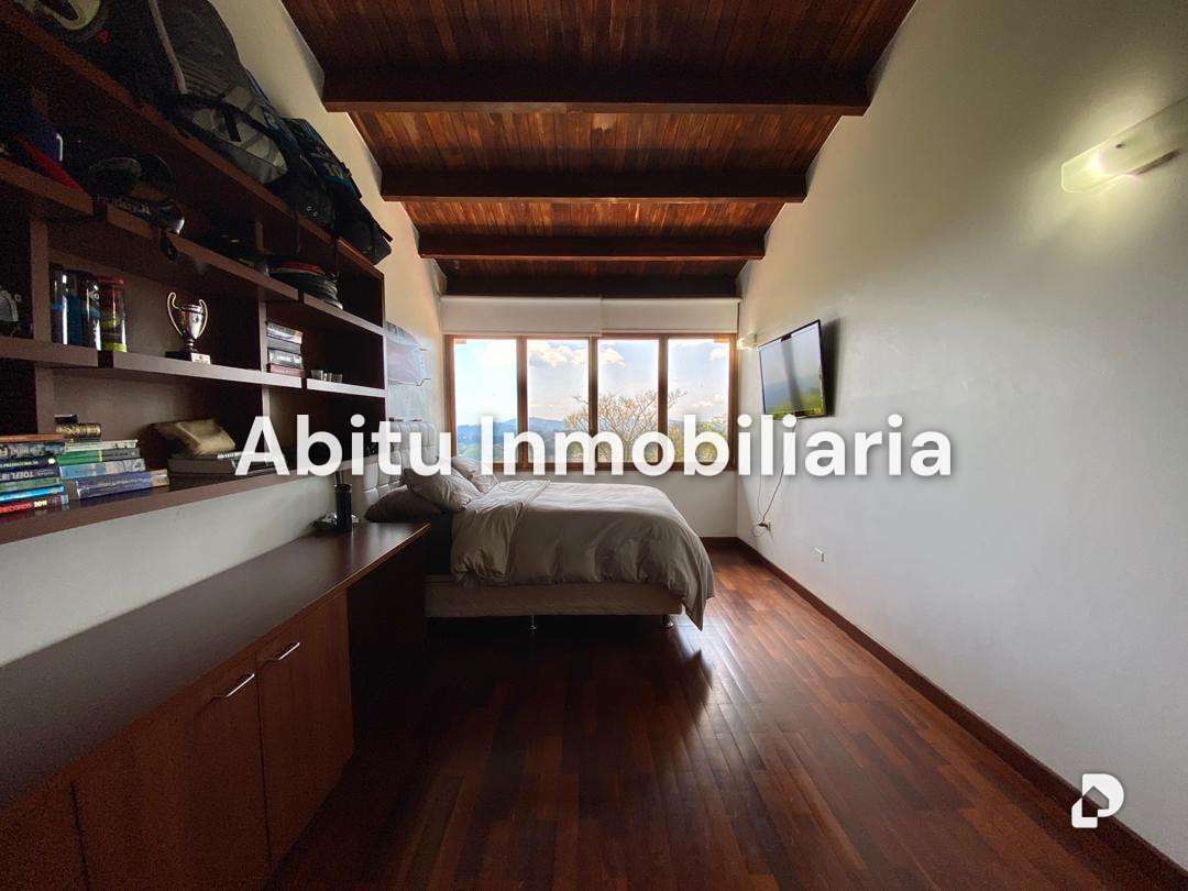 Casa en La Lagunita, Caracas – 14