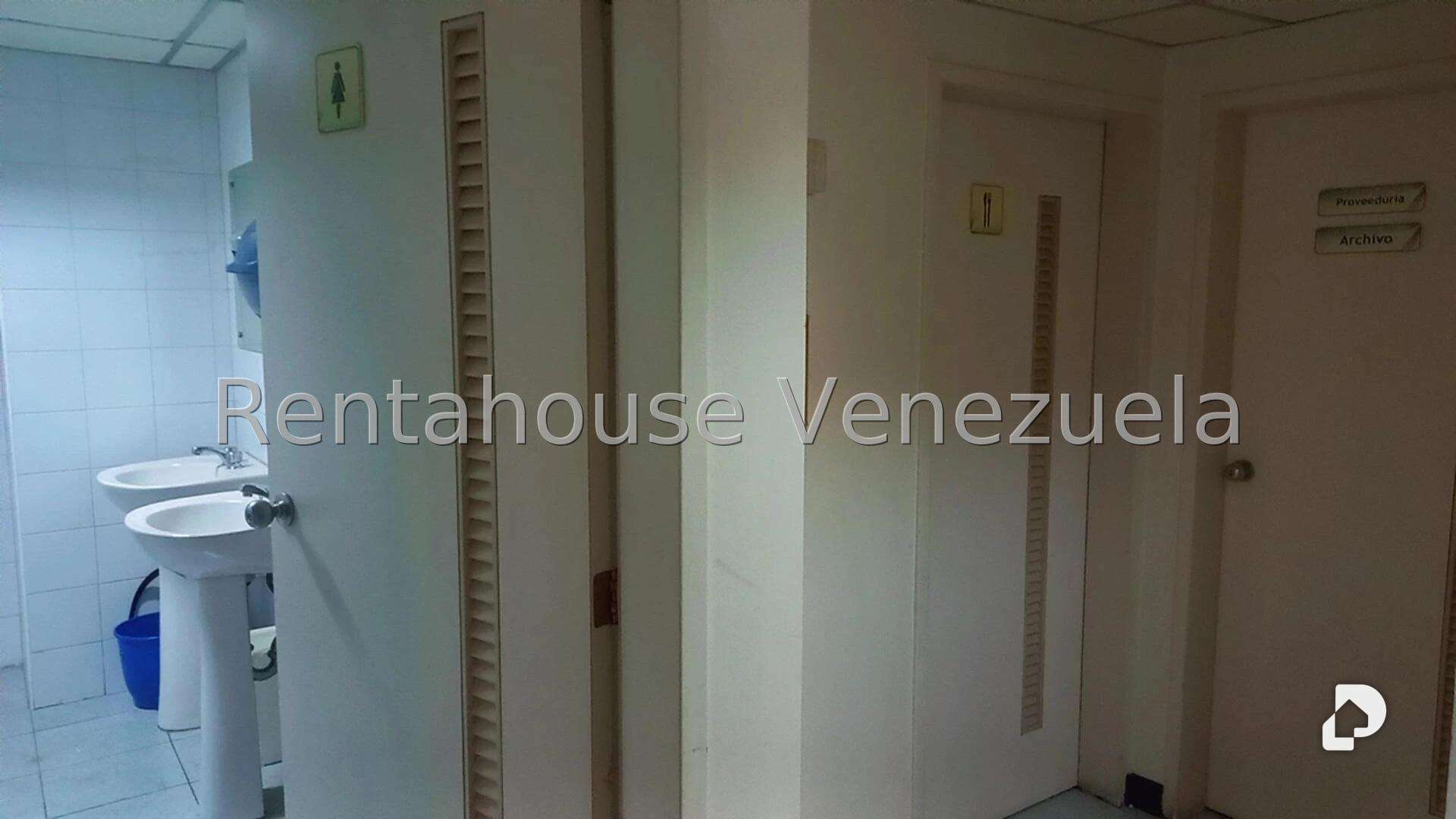 Local comercial en El Cafetal, Caracas – 12