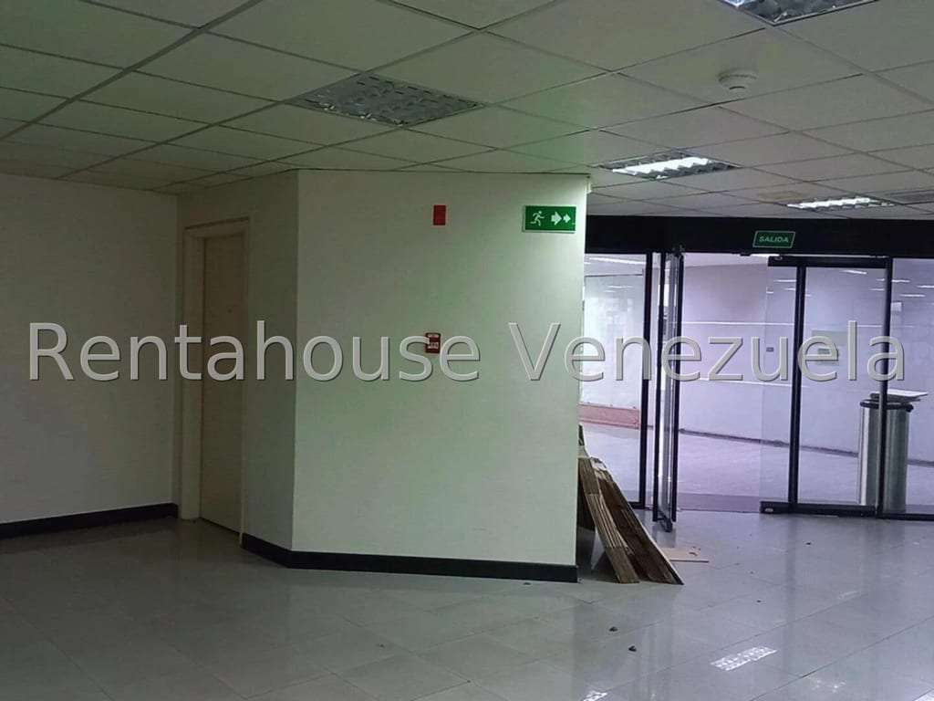 Local comercial en El Cafetal, Caracas